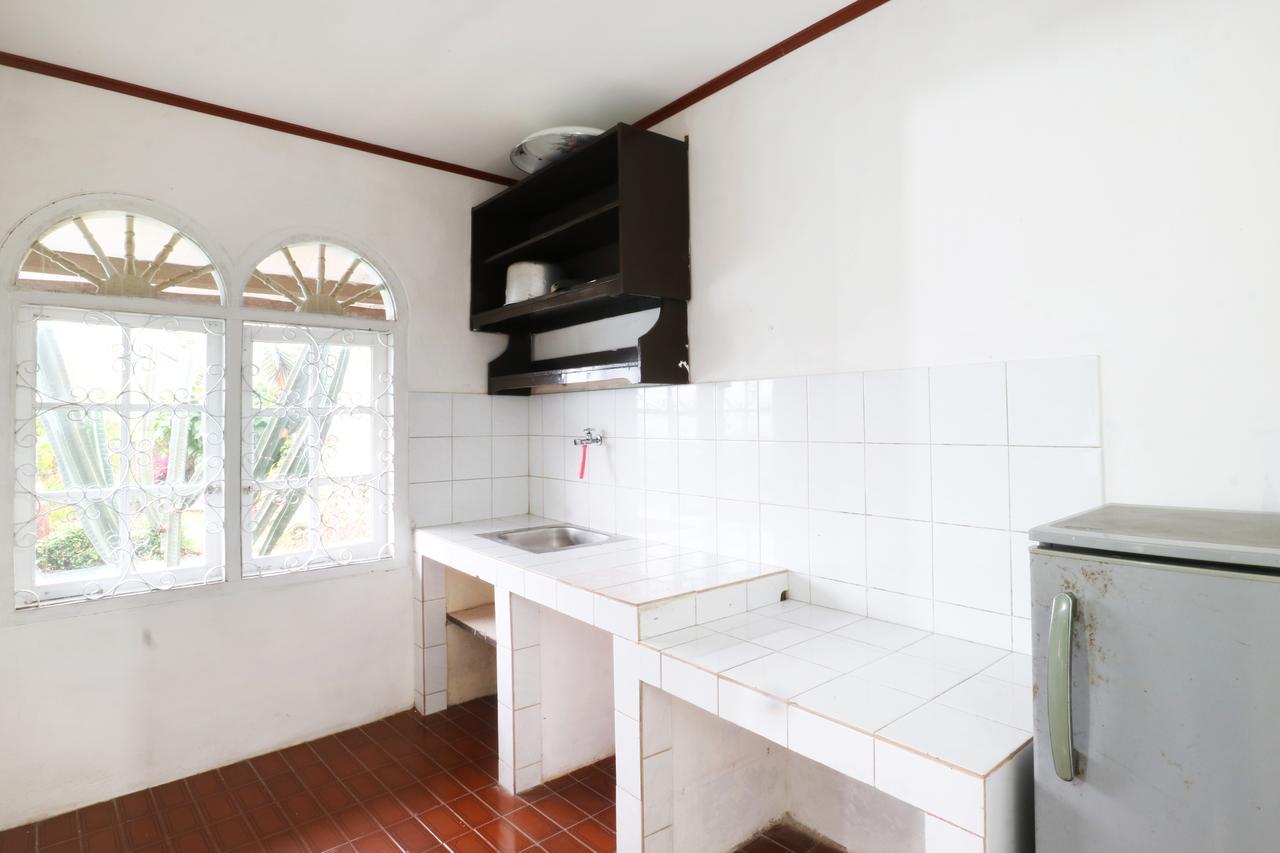 Villa Madani Paragajen Buitenkant foto